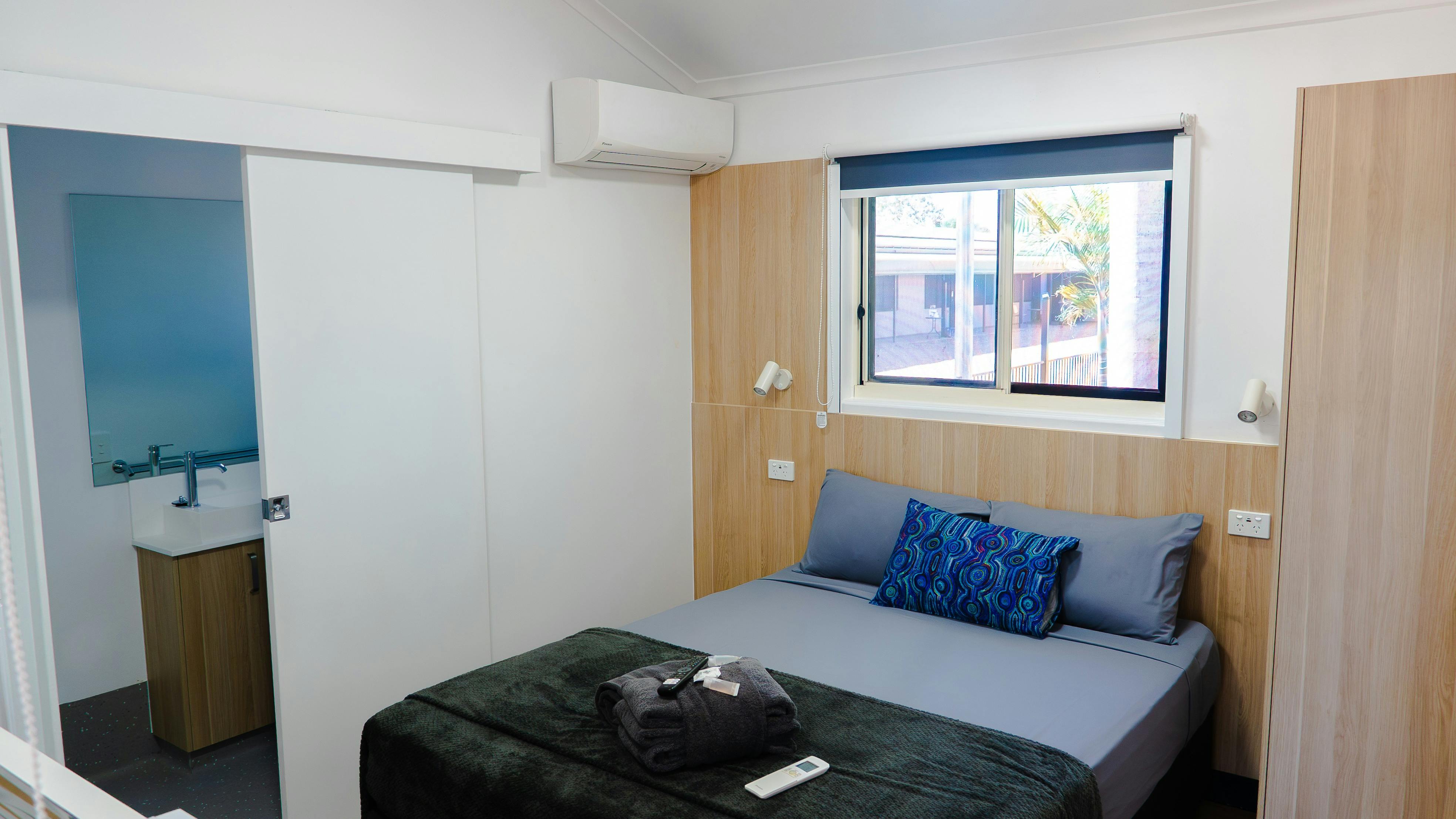 Queen Executive with Kitchenette